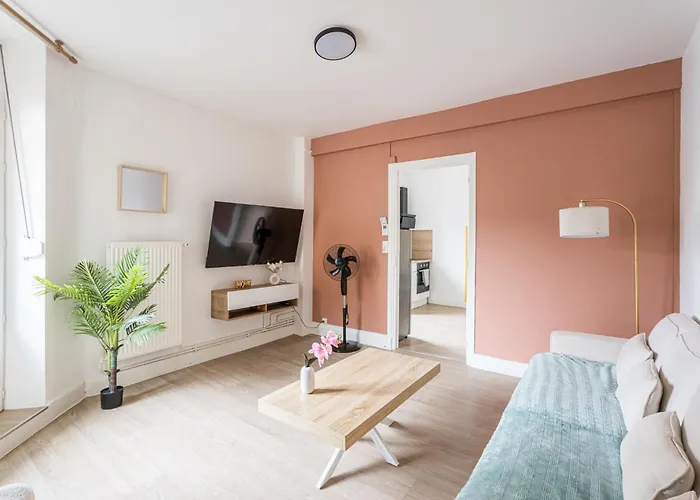 Апартаменты Le Cindy - Spacieux - Lumineux - Wifi - Gare